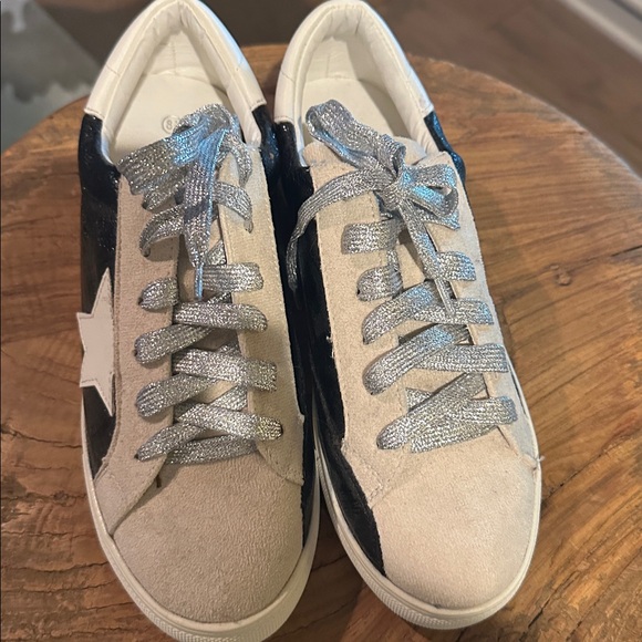 Black and Cream Star Sneakers - Picture 2 of 5